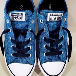 New Converse Shoes Size 4 Junior