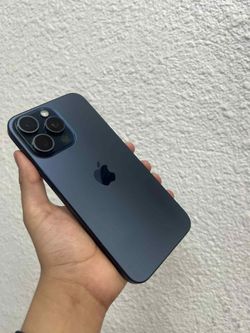 iPhone 15 Pro Max 256GB UNLOCKED  