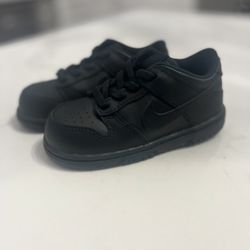 Nike Dunk Low - Size 8c (TDE) Triple Black