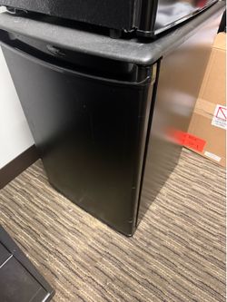 Danby Designer 2.6 Cubic Feet Fridge