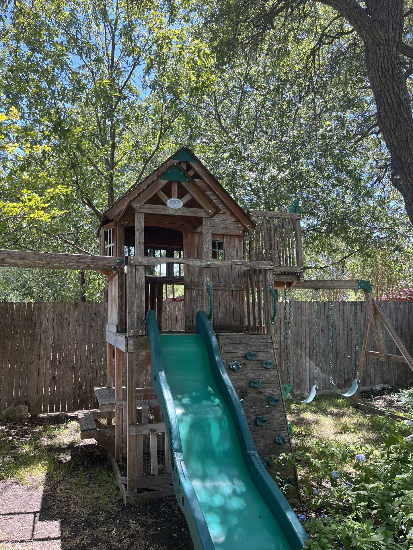 FREE Leisure Time Playscape / Playhouse