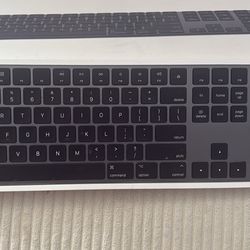 Magic Keyboard with Numeric Keypad