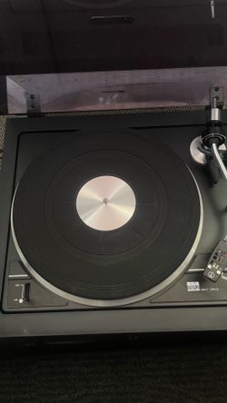 vintage black BSR Quanta 400 belt-drive turntable