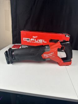 Milwaukee M18 FUEL SAWZALL Reciprocating Saw 2821-20