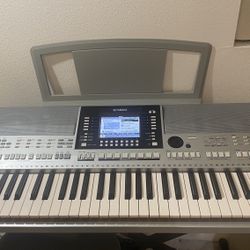 Excellent Condition Yamaha PSR S910   Pro Keyboard 