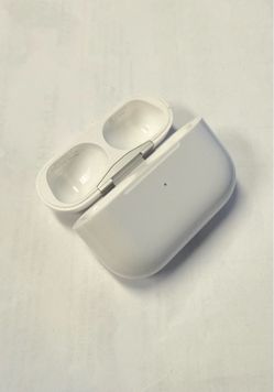 Apple AirPods Pro 2 Gen2 charging case