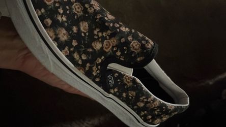 RARE VANS WOMENS SIZE 7.5