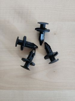 Mercedes Panel Trim Rivet Clips