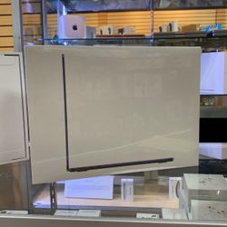 13” MacBook Air | M2 | 8GB RAM | 512 SSD 