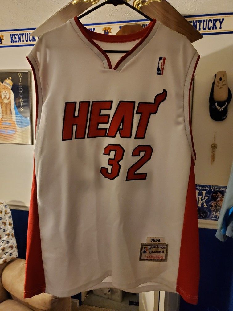 Shaq Jersey XL. "YES IT'S AVAILABLE "