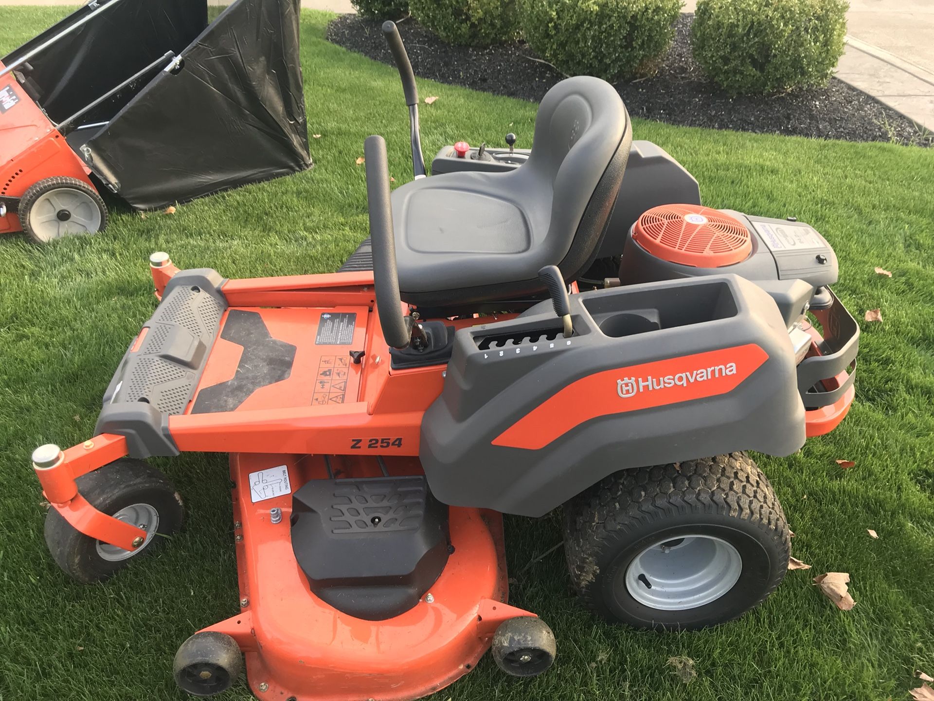 2.1 husqvarna z254 zero turn mower deals