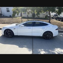 2015 Tesla Model S