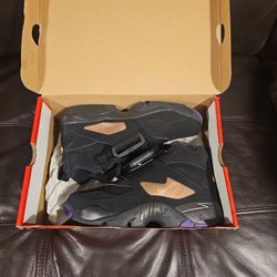 Nike Diamond Turf Size 9 Excellent Condition 