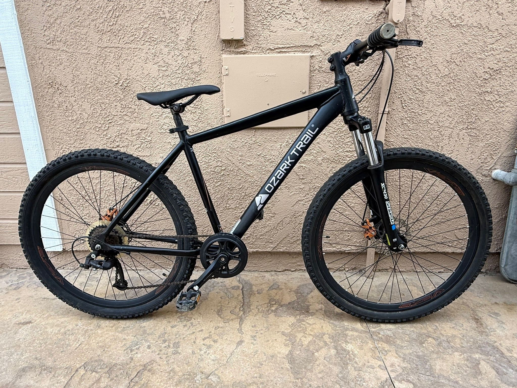 Ozark Trail Vibe Mountain Bike Lightweight Shimano + Disc Brakes Hard tail Mtb Fully tuned, dialed in and ready to ride, it does not need anything. P