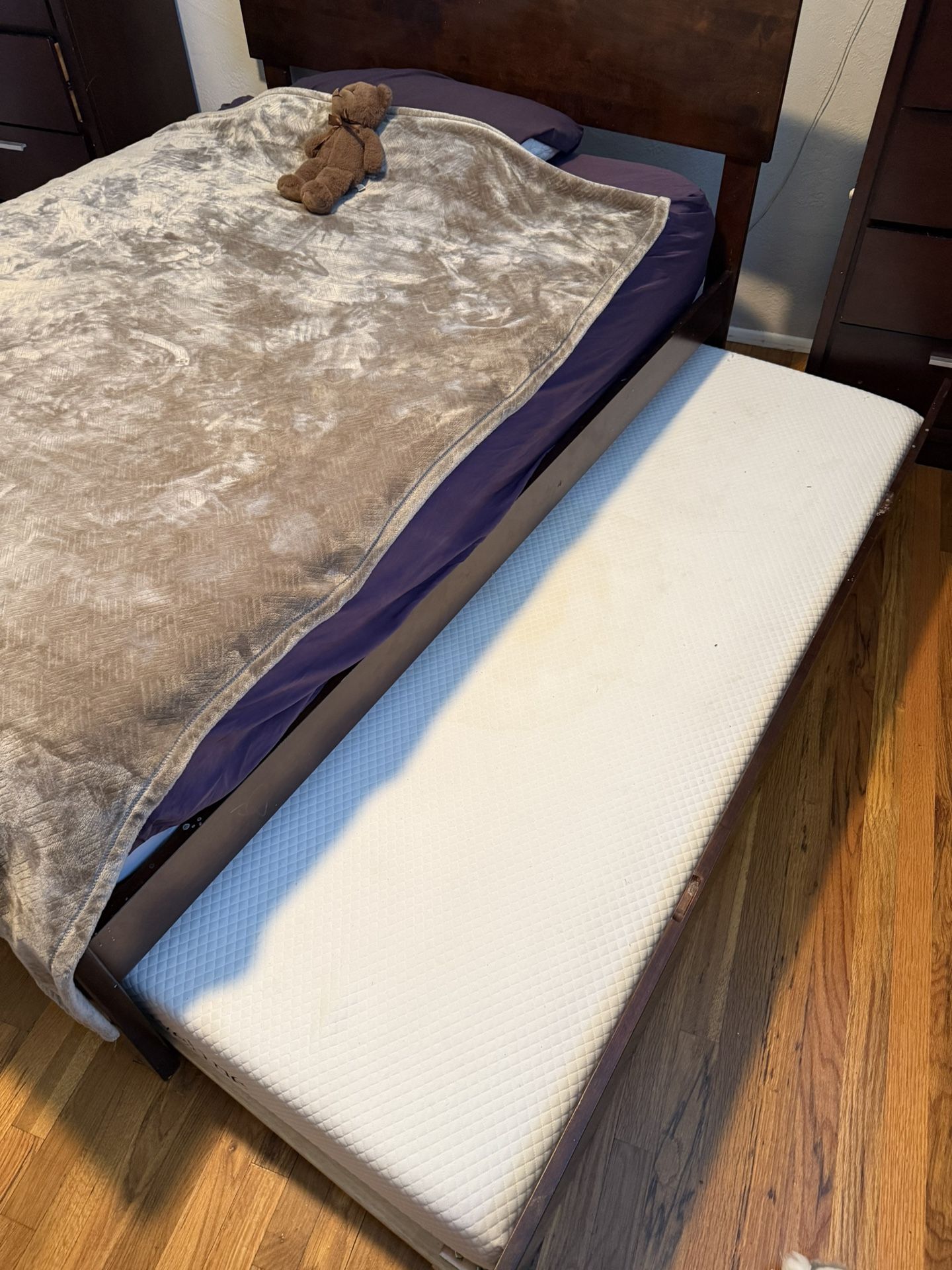 Full size bed Frame And Mattress 