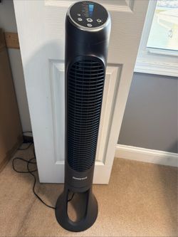 Honeywell QuietSet Whole Room Tower FanBlack, Oscillating Tower Fan with Remote - NEGOTIABLE