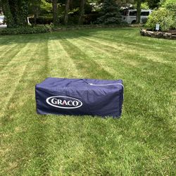 Selling  A  GRACO   PAC  N  Play  that is complete and in very good sharp condition
