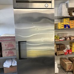 True Commercial 1-Door Refrigerator 