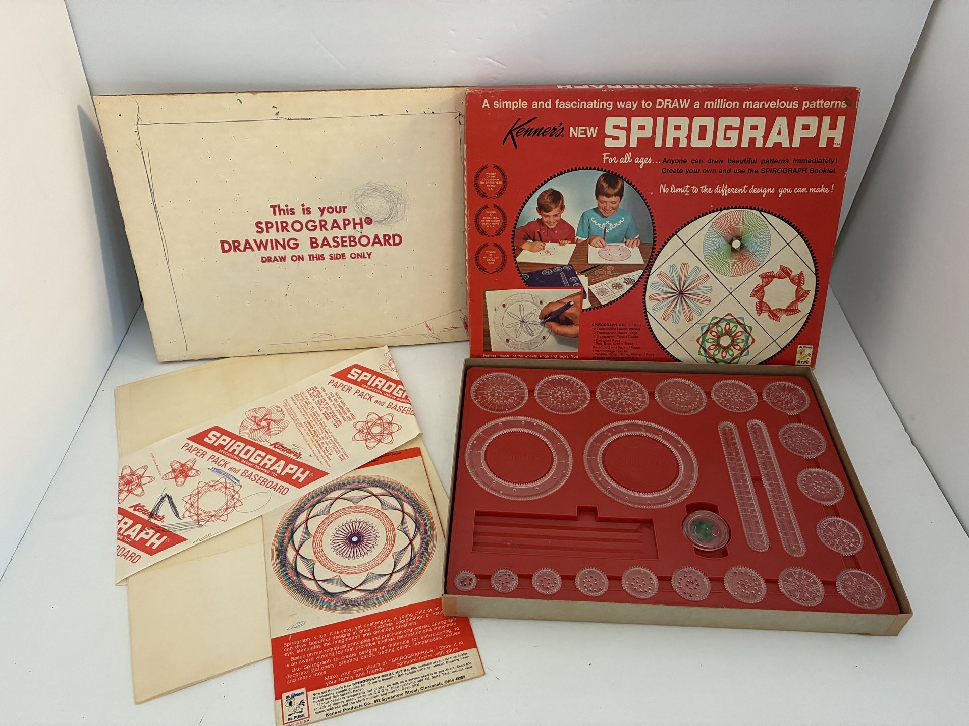 Vintage Kenner's Spirograph 1967 All Wheels Instructions Paper Drawing Board