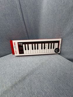 AKAI  LPK 25