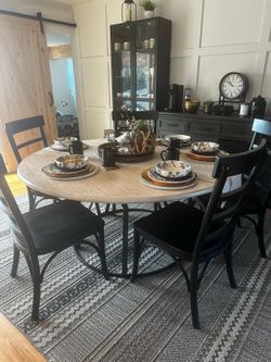 Magnolia dinner set