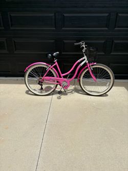 Woman’s 7 speed cruiser bike