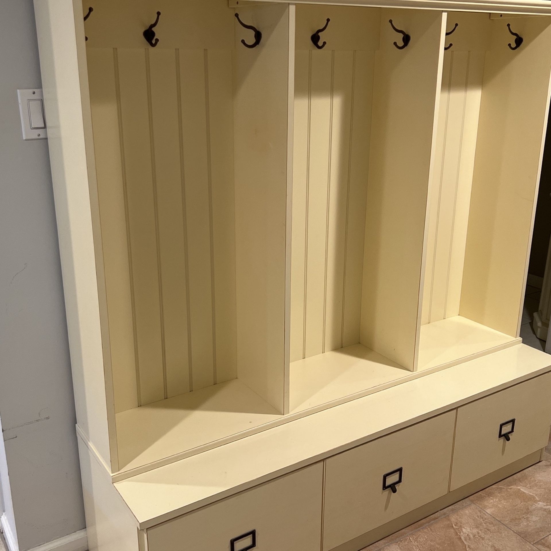 Ballard Design Entry Way Coat Rack Lockers Bench Drawer Storage