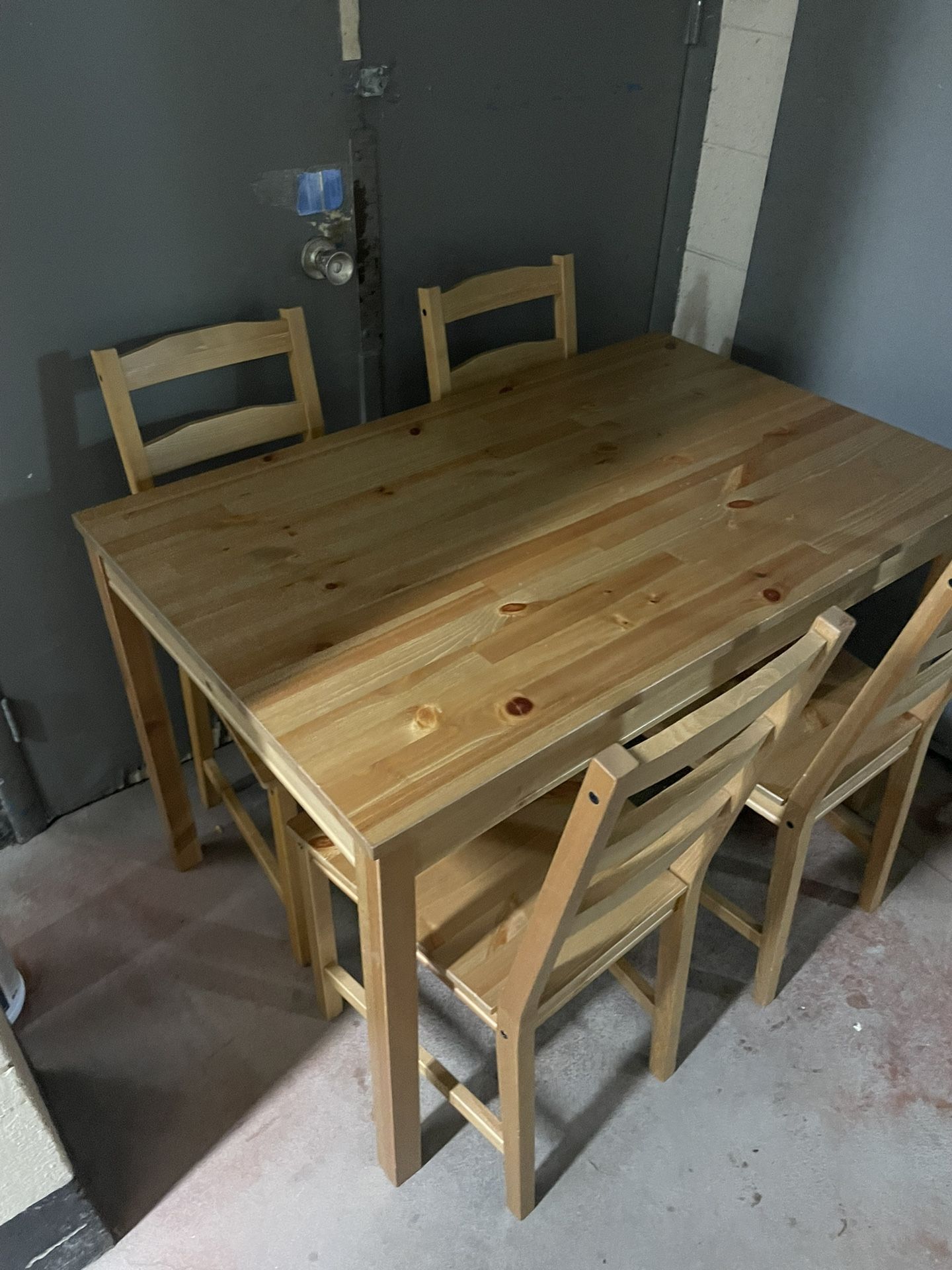 Kitchen table(ikea)