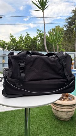 High Sierra Travel Bag – Great Condition