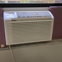 AC window unit 17 x 11