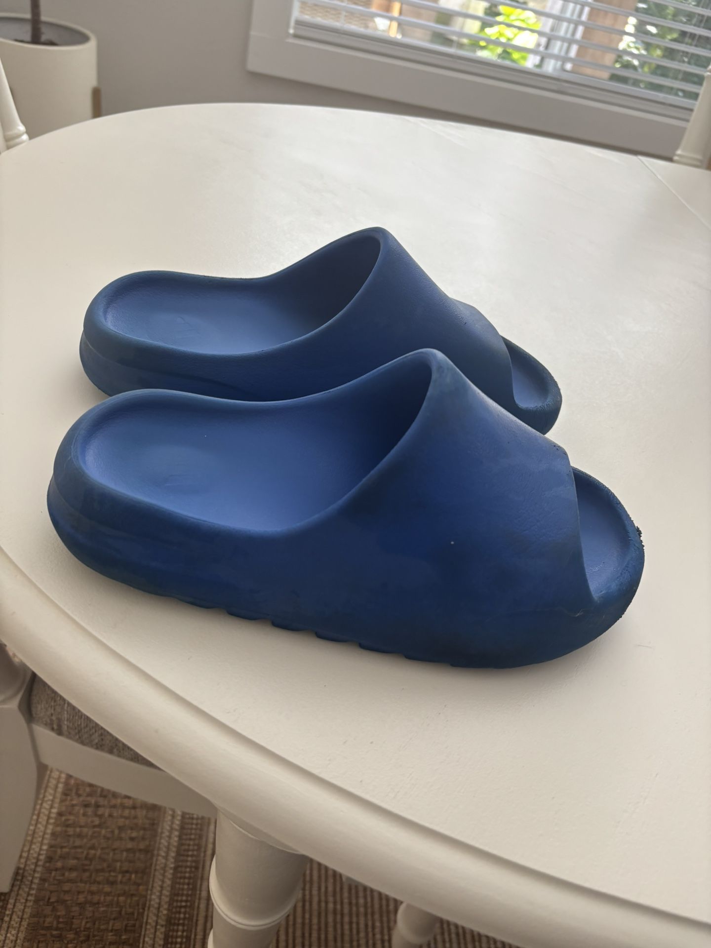 Yeezy Slide Blue