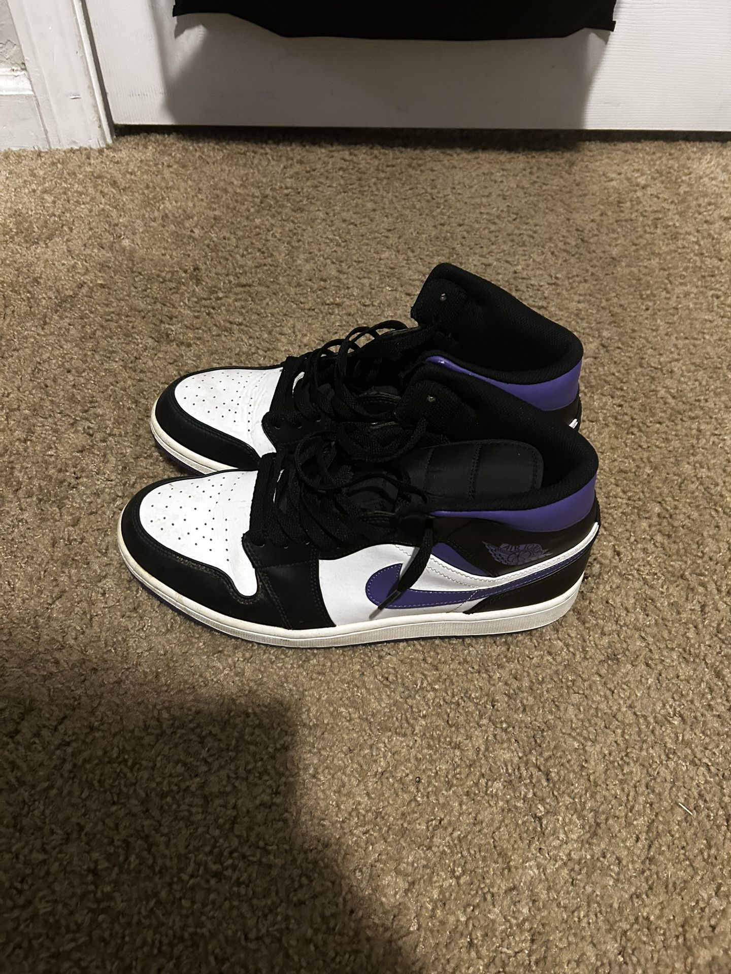 Jordan 1 Mids