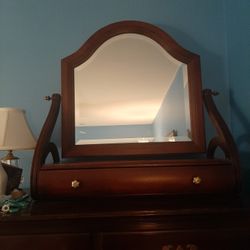 Jewelry Topper With Beveled Mirror