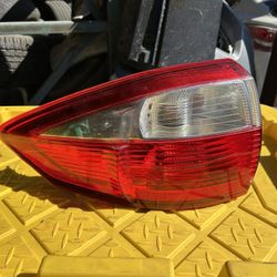 2015 Ford Cmax Left Driver Tail Light Lamp