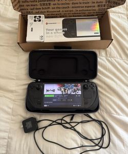 Like New OLED 1TB model in excellent shape &
working order.