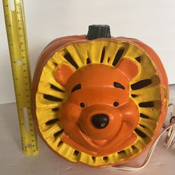 Disney HALLOWEEN Winnie The Pooh LIGHT JACK O LANTERN Blow Mold Paper Magic