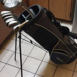 Golf Starter Set 3-9 Iron Driver 3 wood 5 wood Putter & Golf Bag Dozen Golf Balls