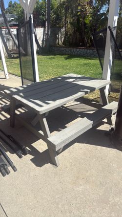Kid size picnic table