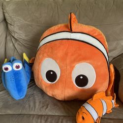 Disney Finding Nemo pillow plushie pouch on back RARE ,dory plush and Nemo plush