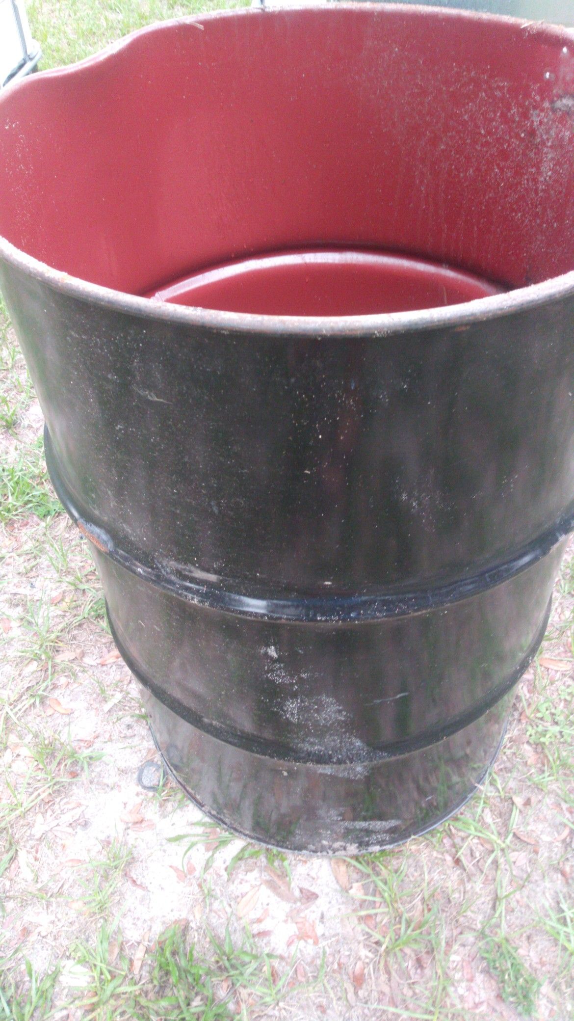 Metal burn barrel or trash can