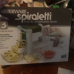 Fruit And Vegetable Spiral Slicer