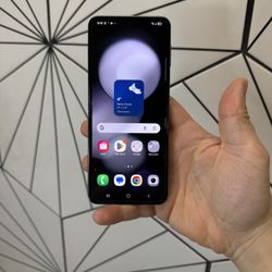 Samsung Galaxy Flip Z 5 Unlocked Black color 256GB