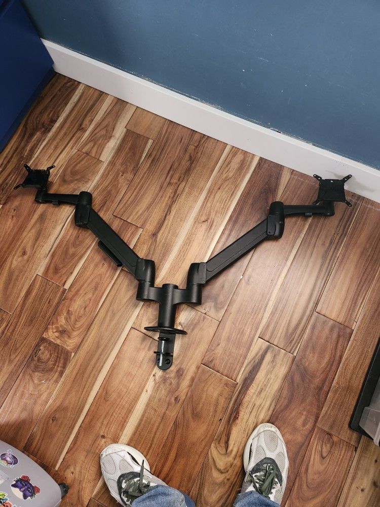 Dual Monitor Arm