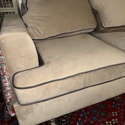 Beige love couch - very clean!