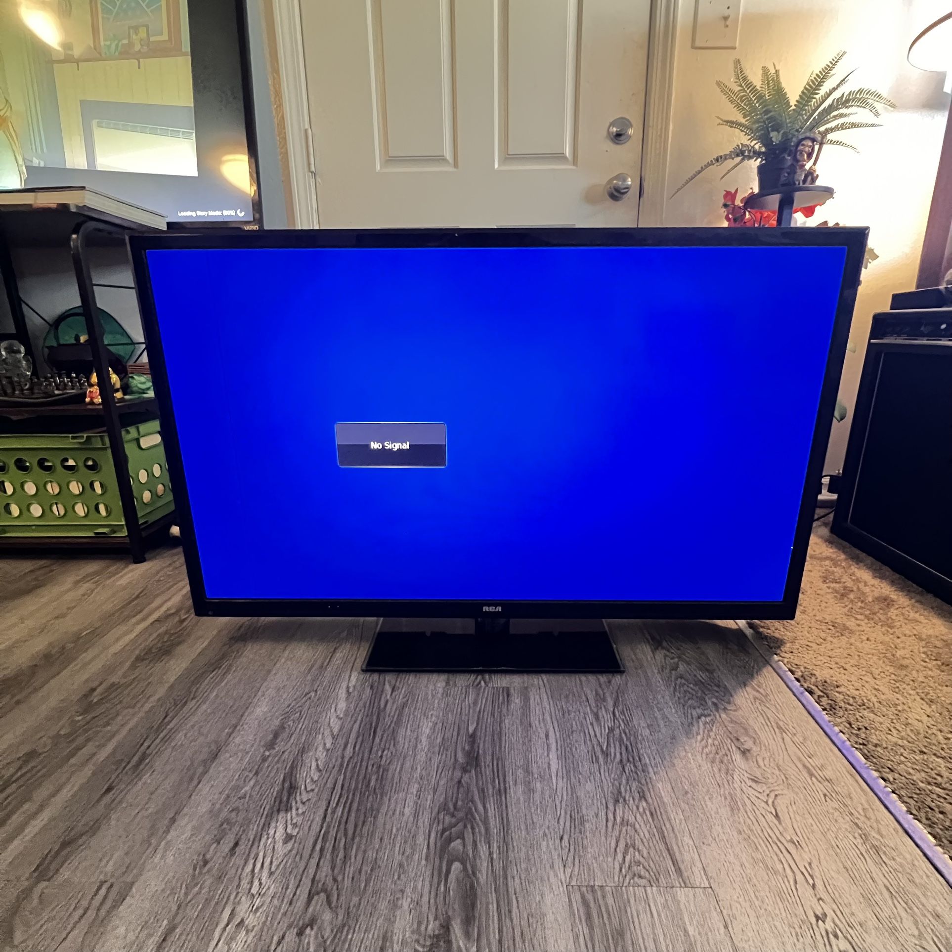 Flat Screen TV “RCA Full LED LCD Full HDTV”