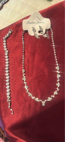 Set necklace… fashion