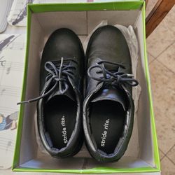 Boys Black Leather Shoes 5 1/2 W