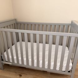 Baby Crib With Mattress, Dresser And Changing Table 