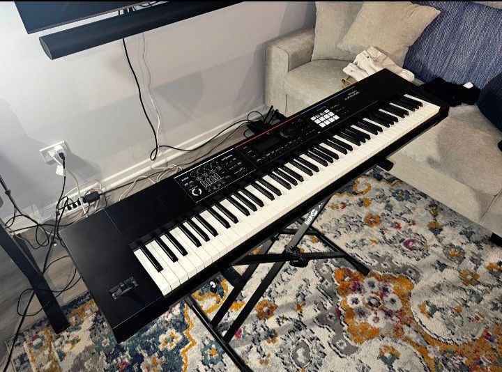 Roland-JUNO-DS-88-Digital-Piano