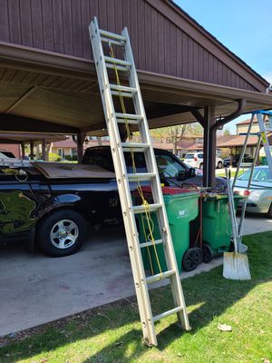 Photo 20 ft. Extension Ladder - light duty